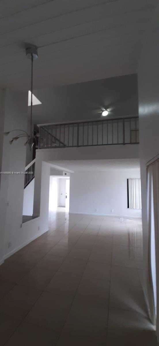 Small Image of 9912 SOUTH WEST 147TH PL, Miami Number 15