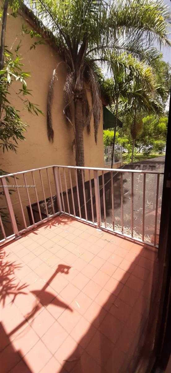 Small Image of 9912 SOUTH WEST 147TH PL, Miami Number 28