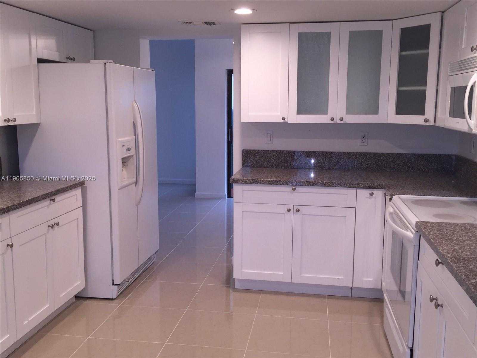 Small Image of 9912 SOUTH WEST 147TH PL, Miami Number 3