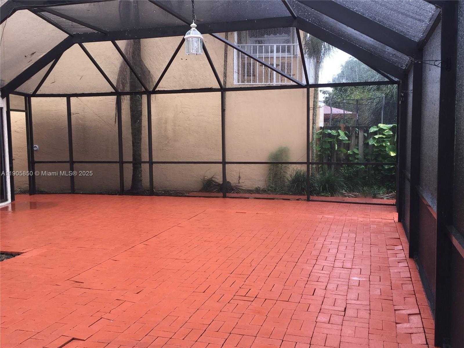 Small Image of 9912 SOUTH WEST 147TH PL, Miami Number 31