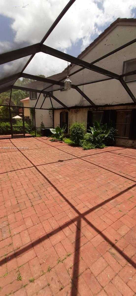 Small Image of 9912 SOUTH WEST 147TH PL, Miami Number 32