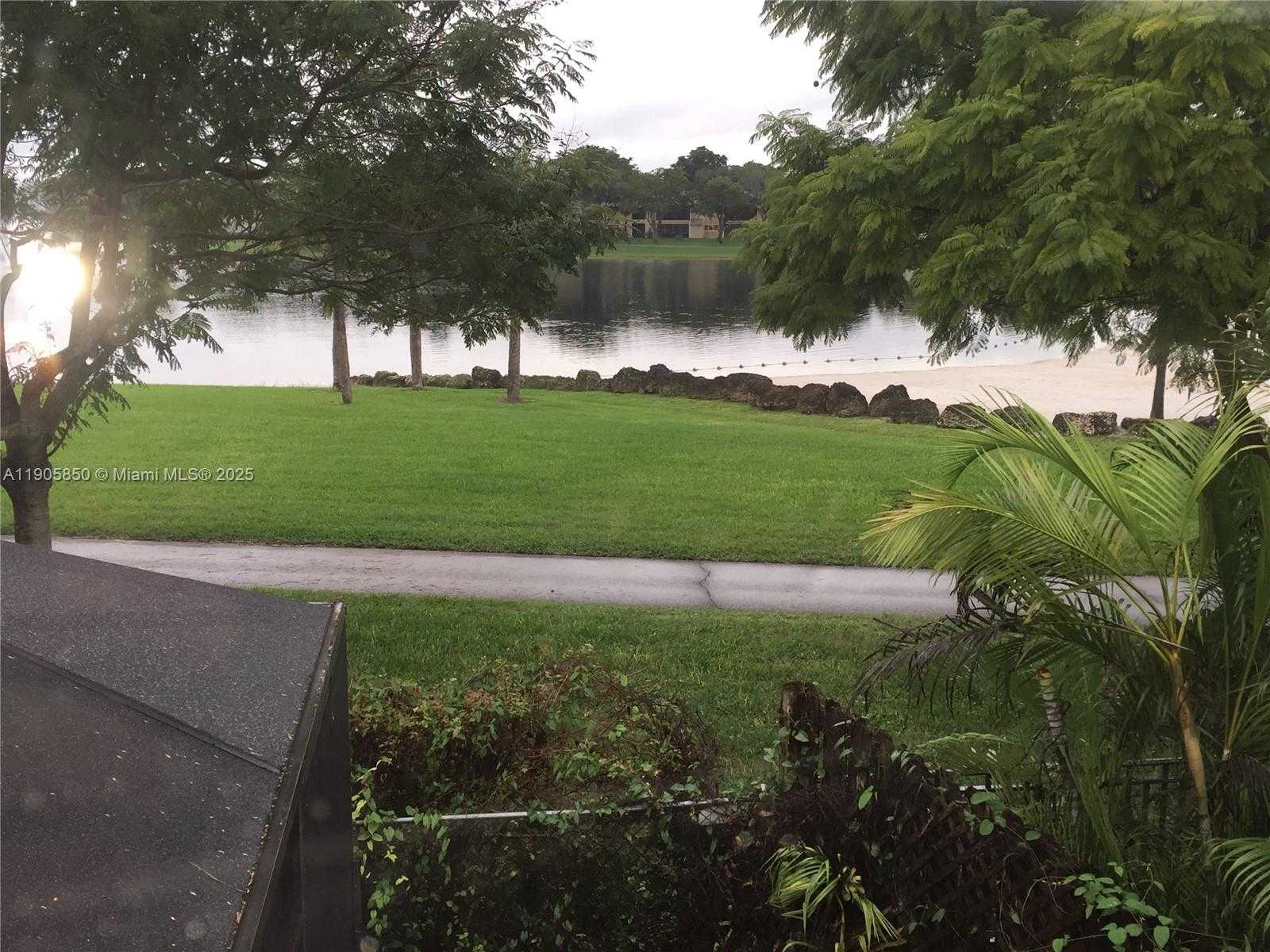 Small Image of 9912 SOUTH WEST 147TH PL, Miami Number 34