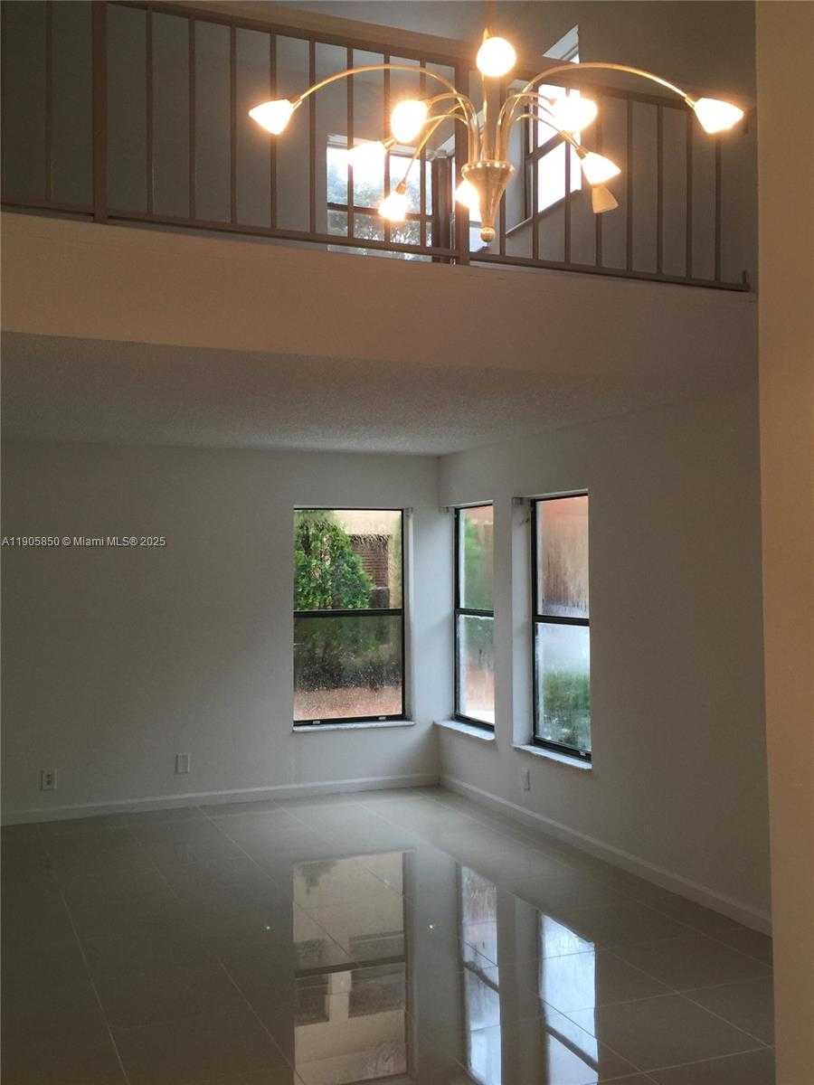 Small Image of 9912 SOUTH WEST 147TH PL, Miami Number 6