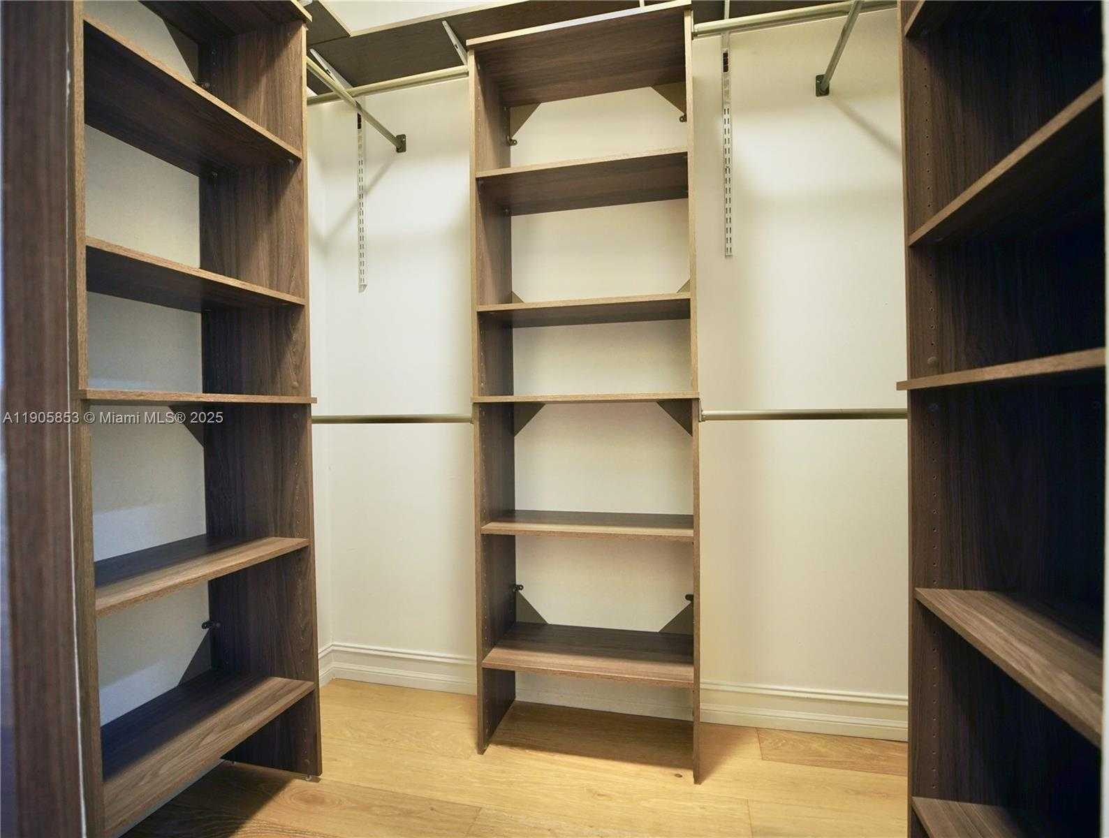 Small Image of 615 SANTANDER AVE #B, Coral Gables Number 10