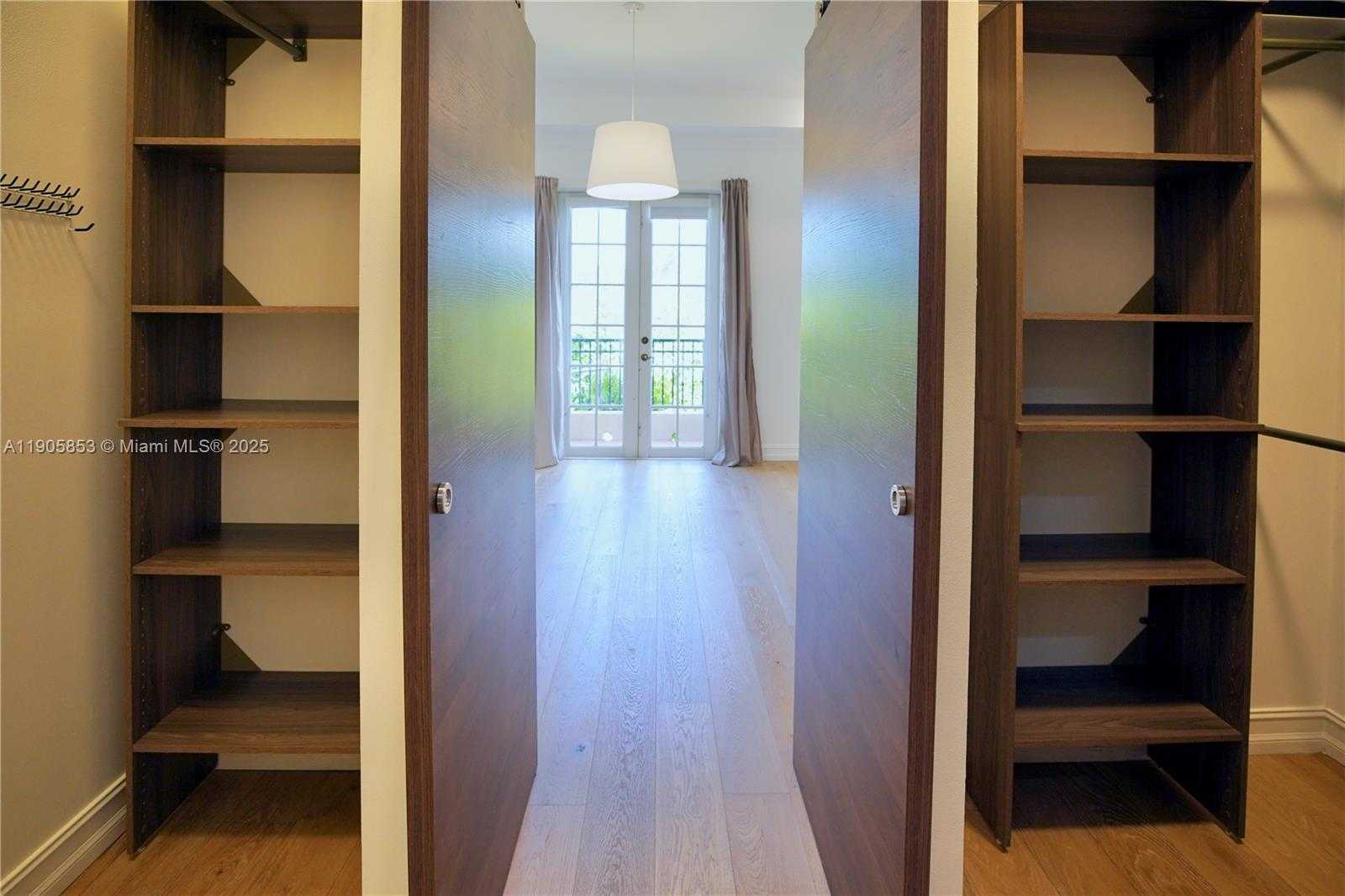 Small Image of 615 SANTANDER AVE #B, Coral Gables Number 11