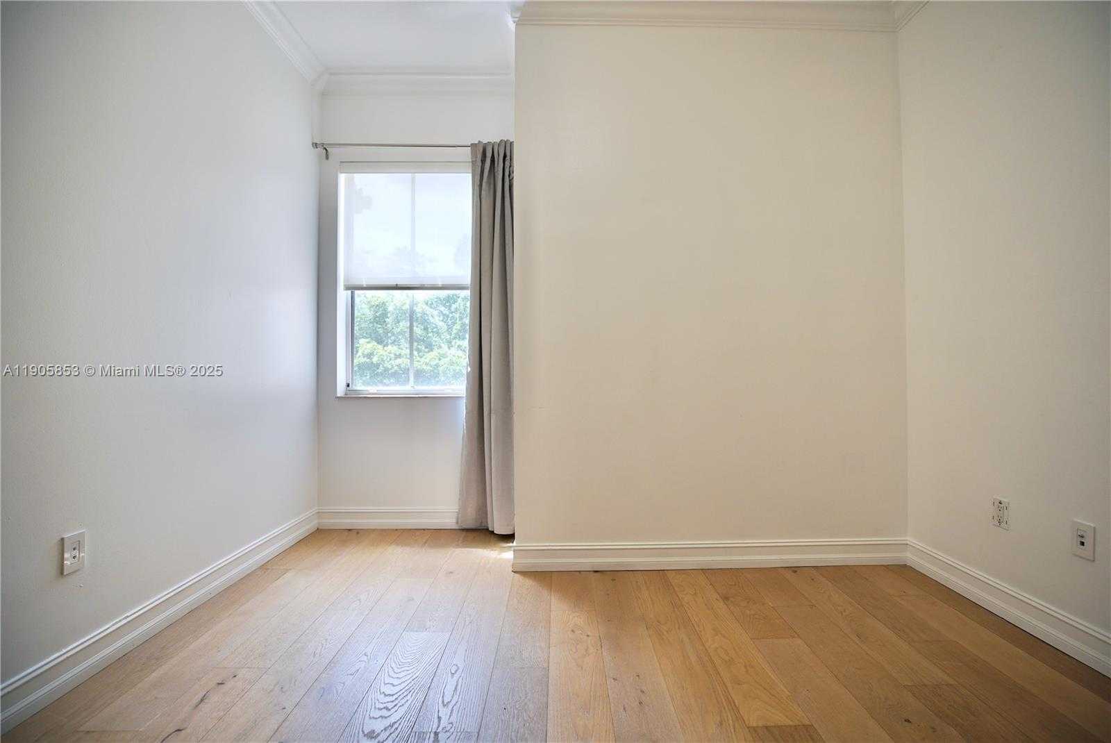 Small Image of 615 SANTANDER AVE #B, Coral Gables Number 14