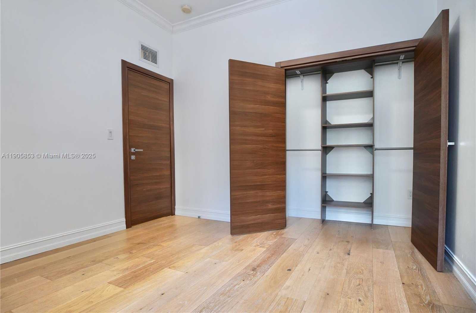 Small Image of 615 SANTANDER AVE #B, Coral Gables Number 16