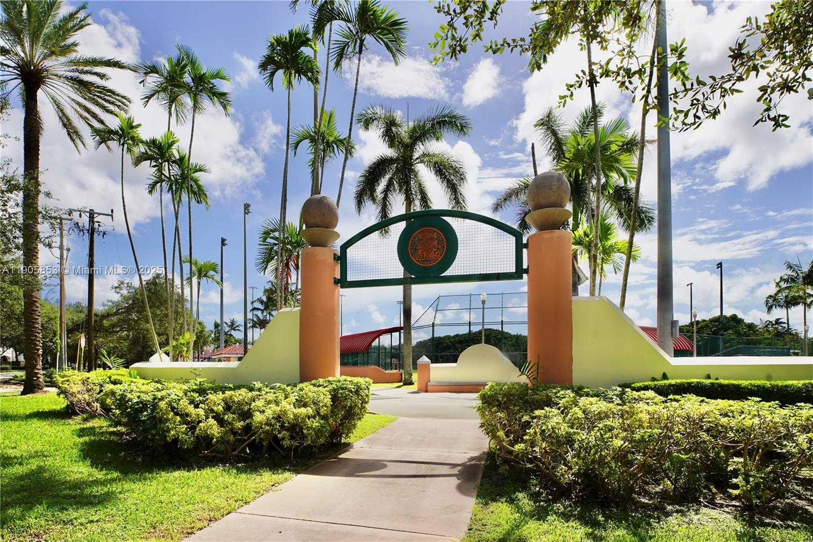 Small Image of 615 SANTANDER AVE #B, Coral Gables Number 22