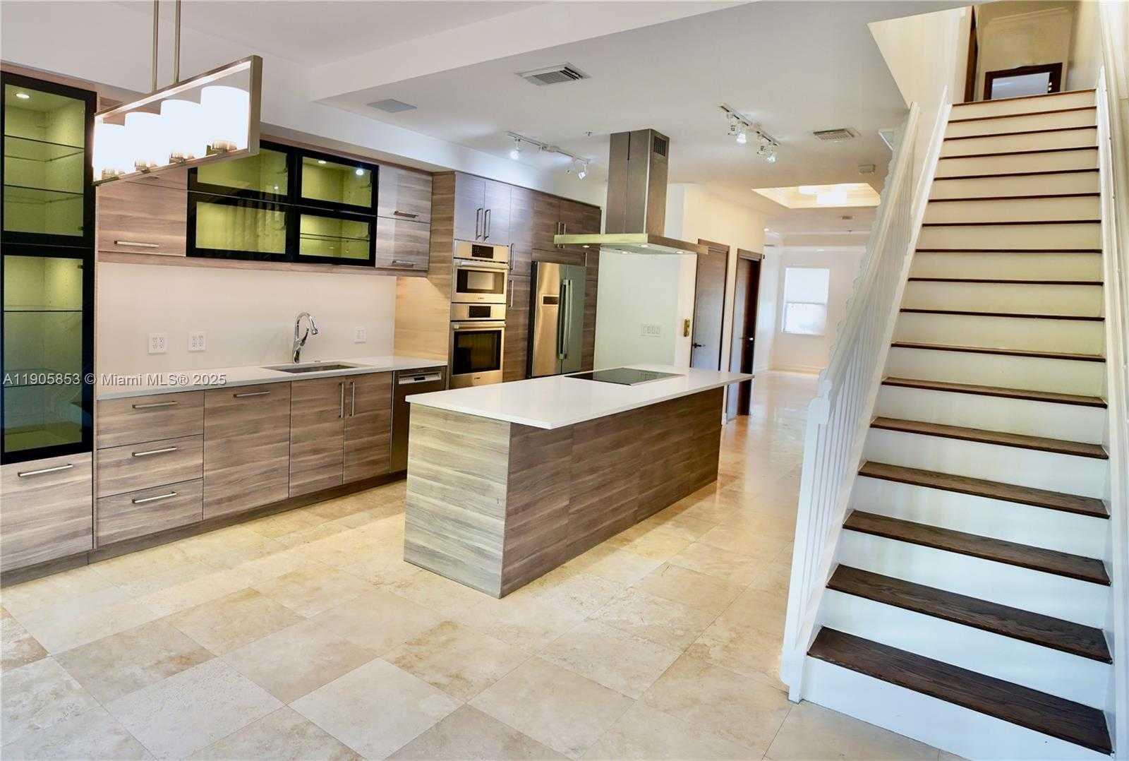 Small Image of 615 SANTANDER AVE #B, Coral Gables Number 8