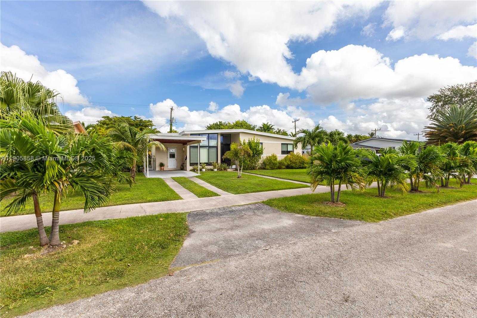 Small Image of 8531 SOUTH WEST 27TH TER, Miami Number 22