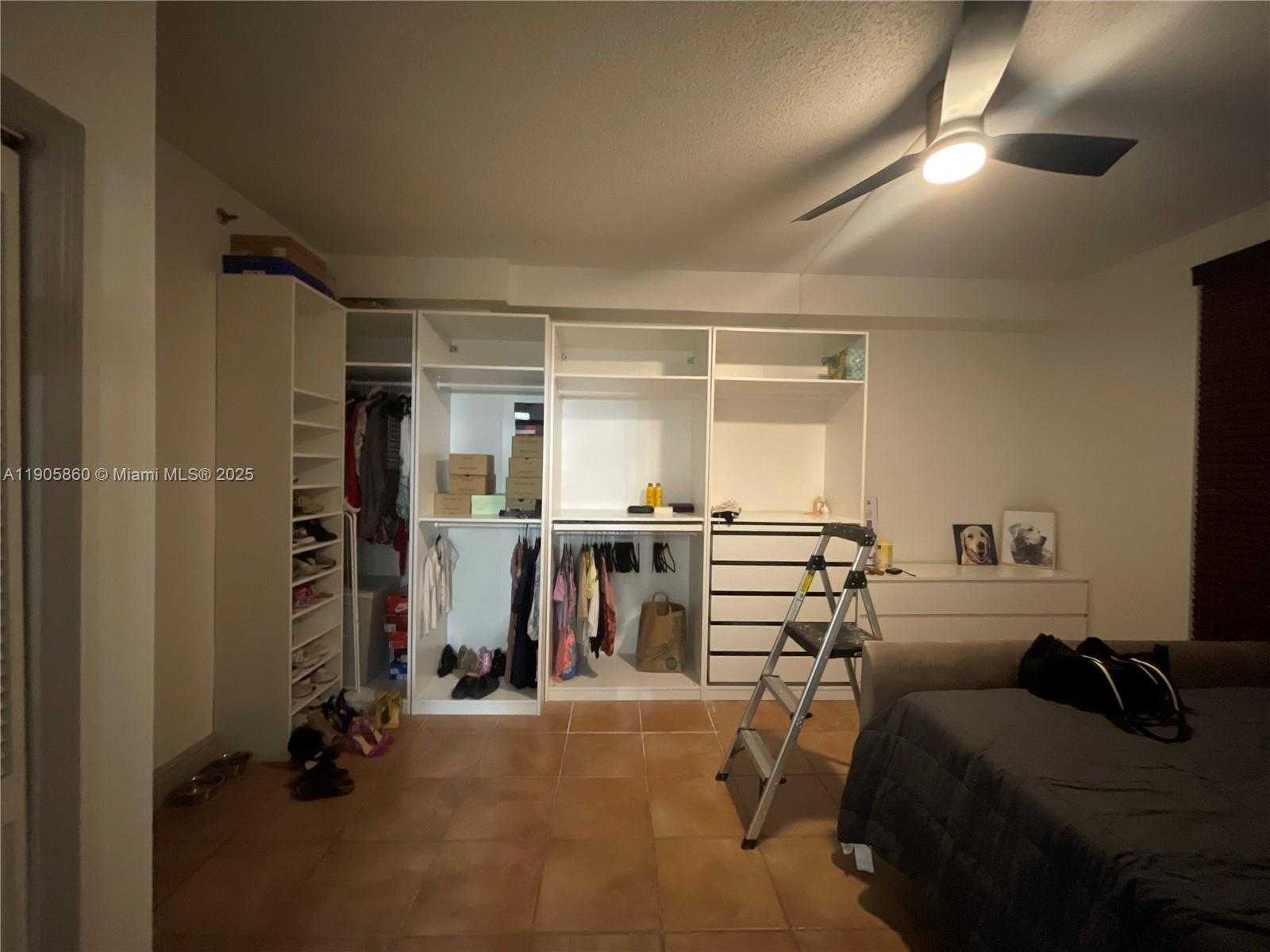 Small Image of 540 BRICKELL KEY DR #212, Miami Number 12