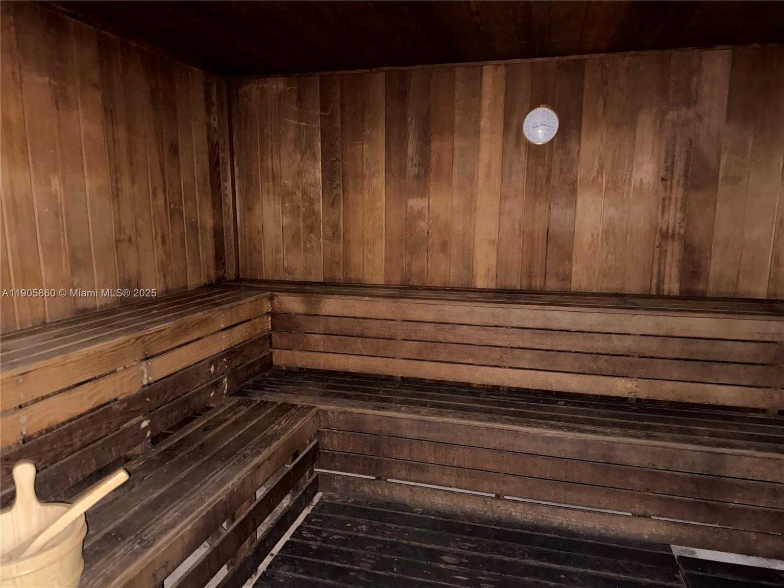 Small Image of 540 BRICKELL KEY DR #212, Miami Number 33