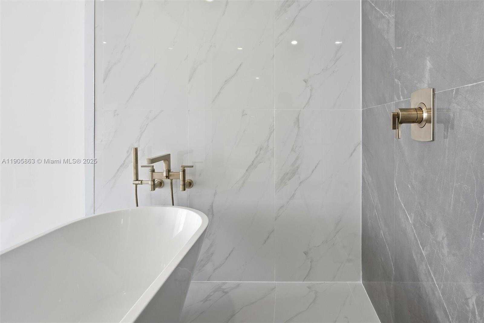 Small Image of 700 NORTH EAST 24 ST #3804, Miami Number 22