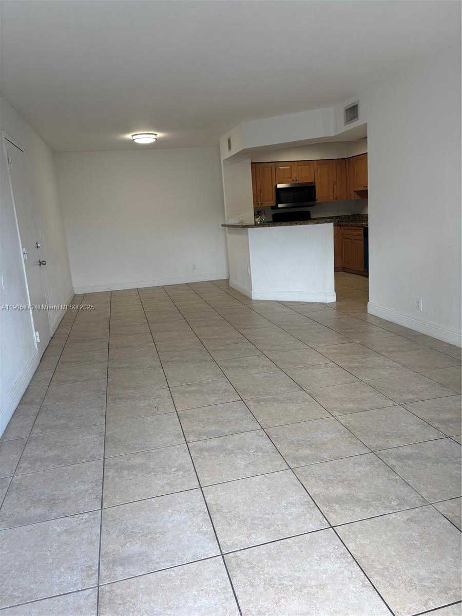 Small Image of 5231 GENEVA WAY #306, Doral Number 6