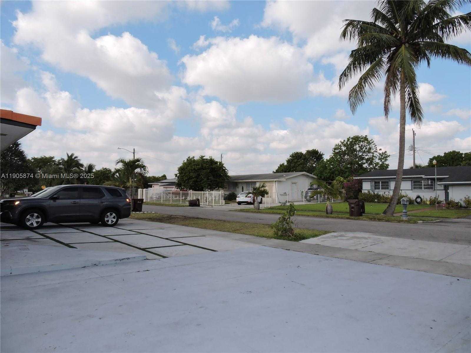Small Image of 5451 WEST 10TH AVE #5, Hialeah Number 26