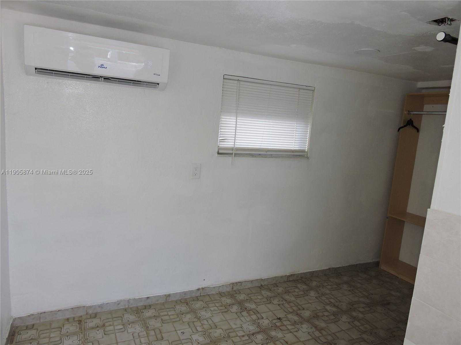 Small Image of 5451 WEST 10TH AVE #5, Hialeah Number 4