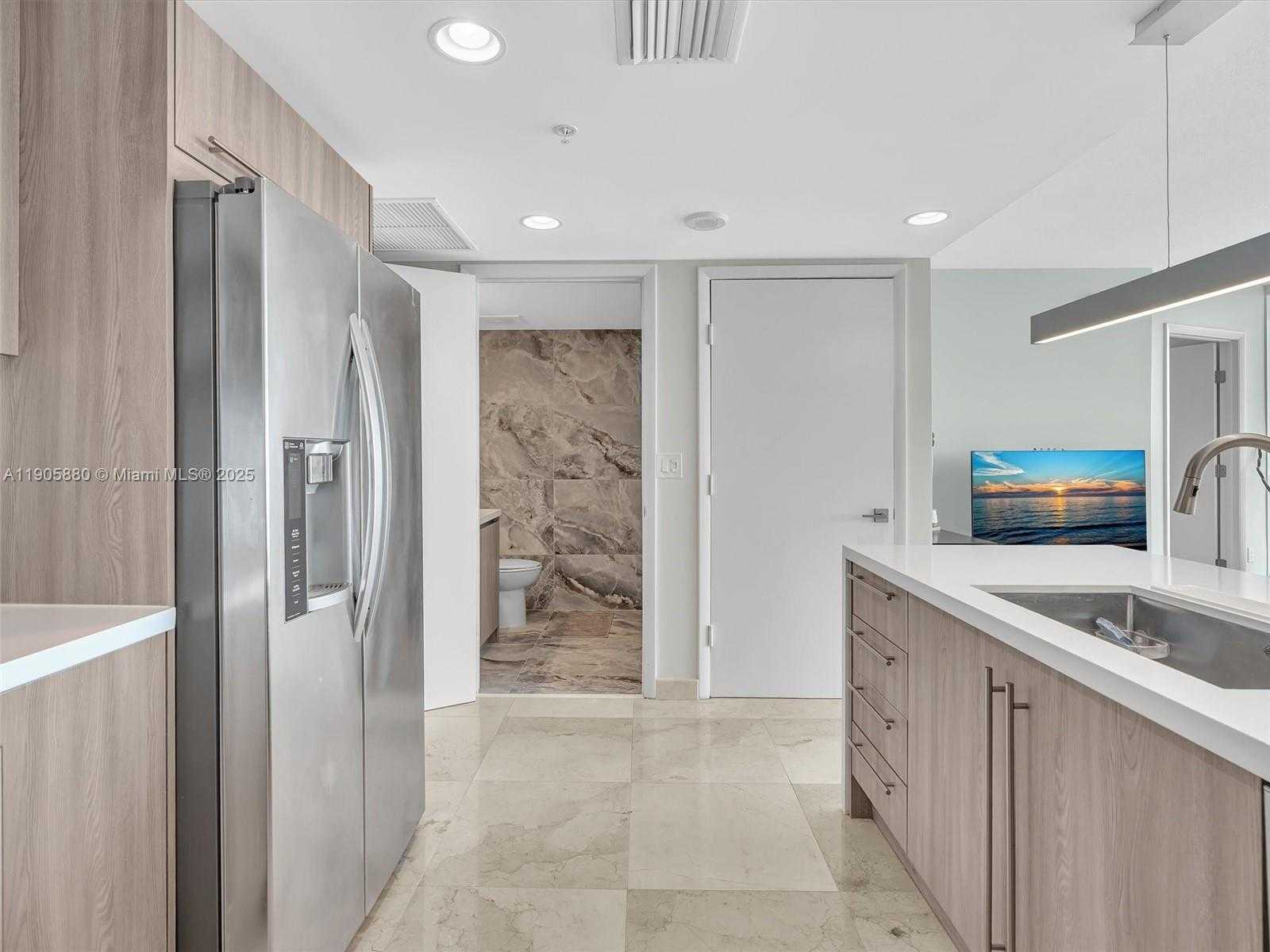 Small Image of 665 NORTH EAST 25TH ST #2104, Miami Number 7