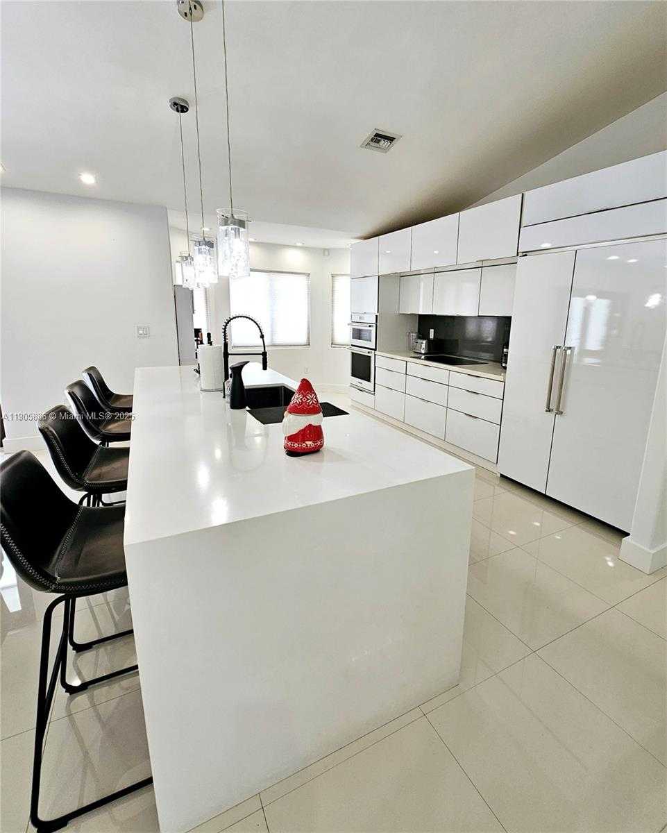 Small Image of 16138 SOUTH WEST 154TH CT, Miami Number 10