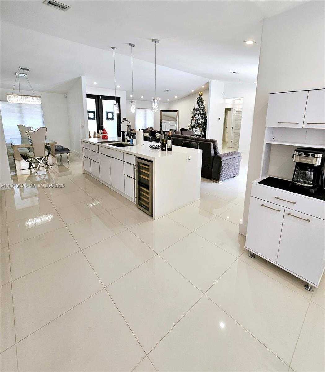 Small Image of 16138 SOUTH WEST 154TH CT, Miami Number 12