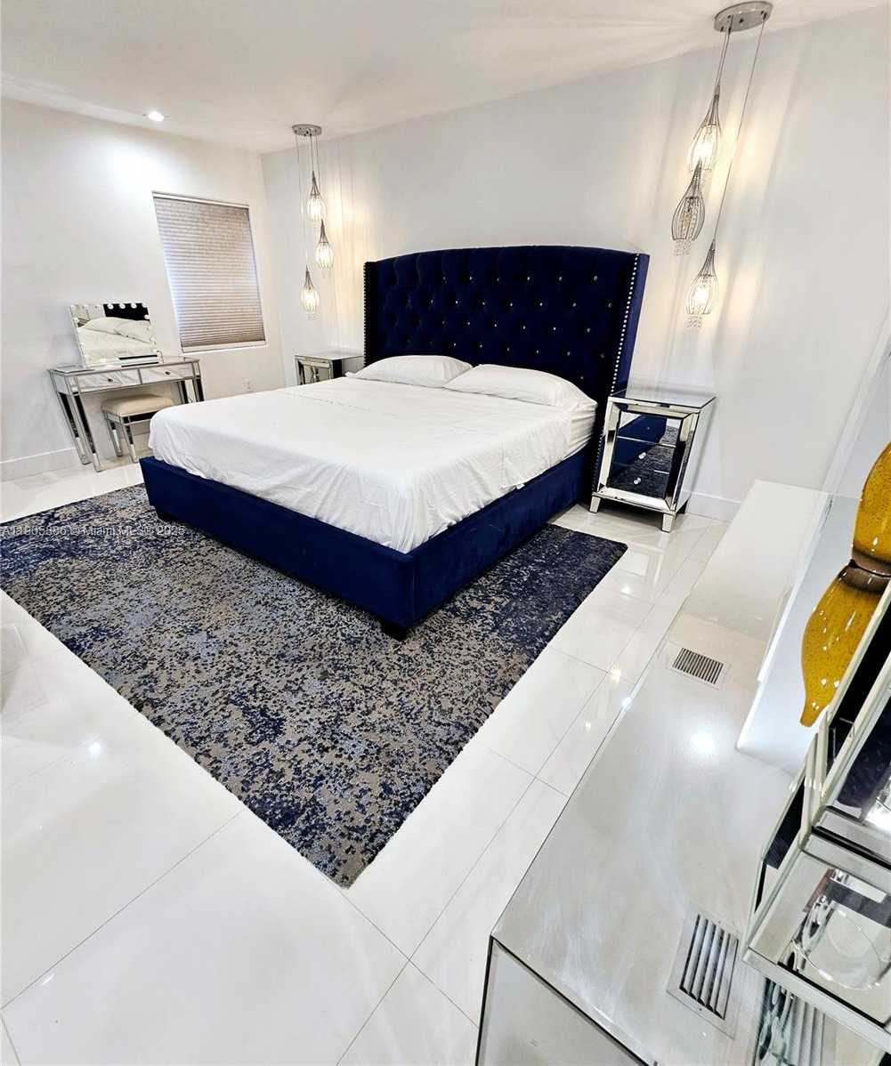 Small Image of 16138 SOUTH WEST 154TH CT, Miami Number 16