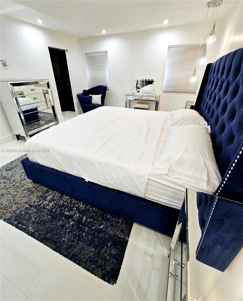 Small Image of 16138 SOUTH WEST 154TH CT, Miami Number 18