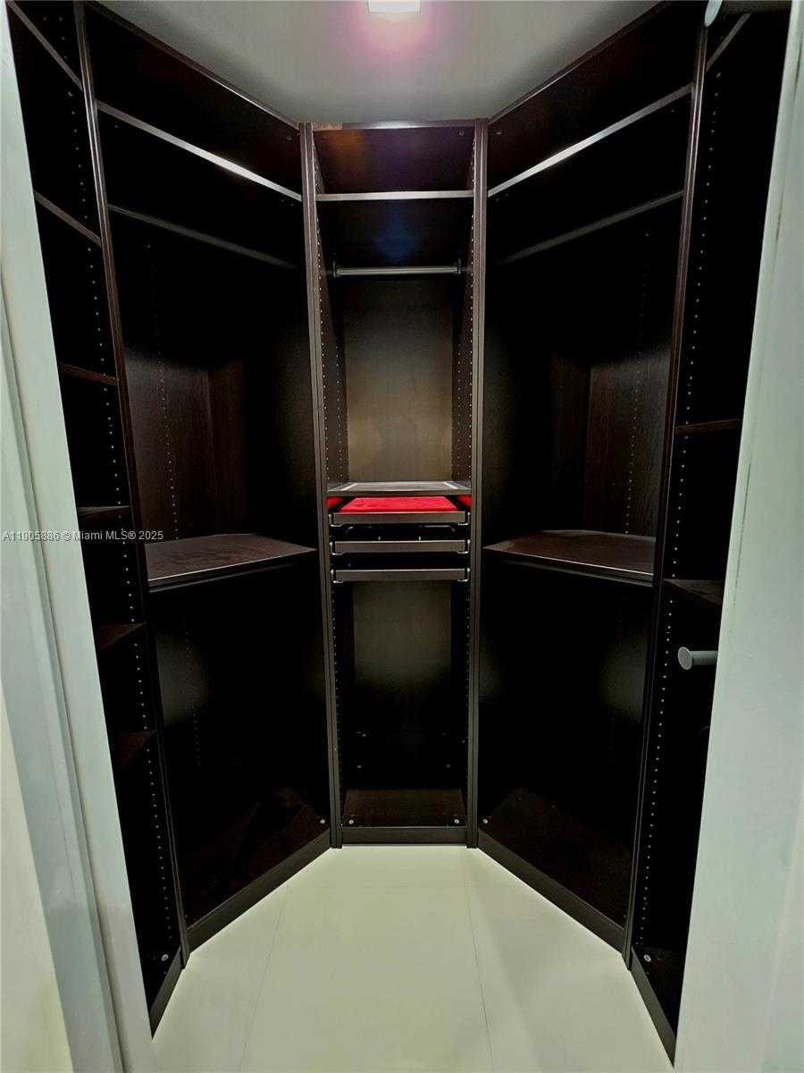 Small Image of 16138 SOUTH WEST 154TH CT, Miami Number 19