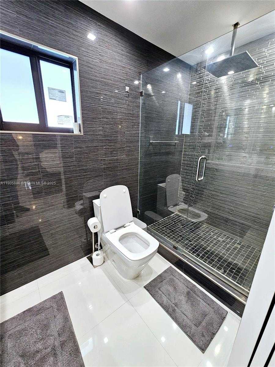 Small Image of 16138 SOUTH WEST 154TH CT, Miami Number 20