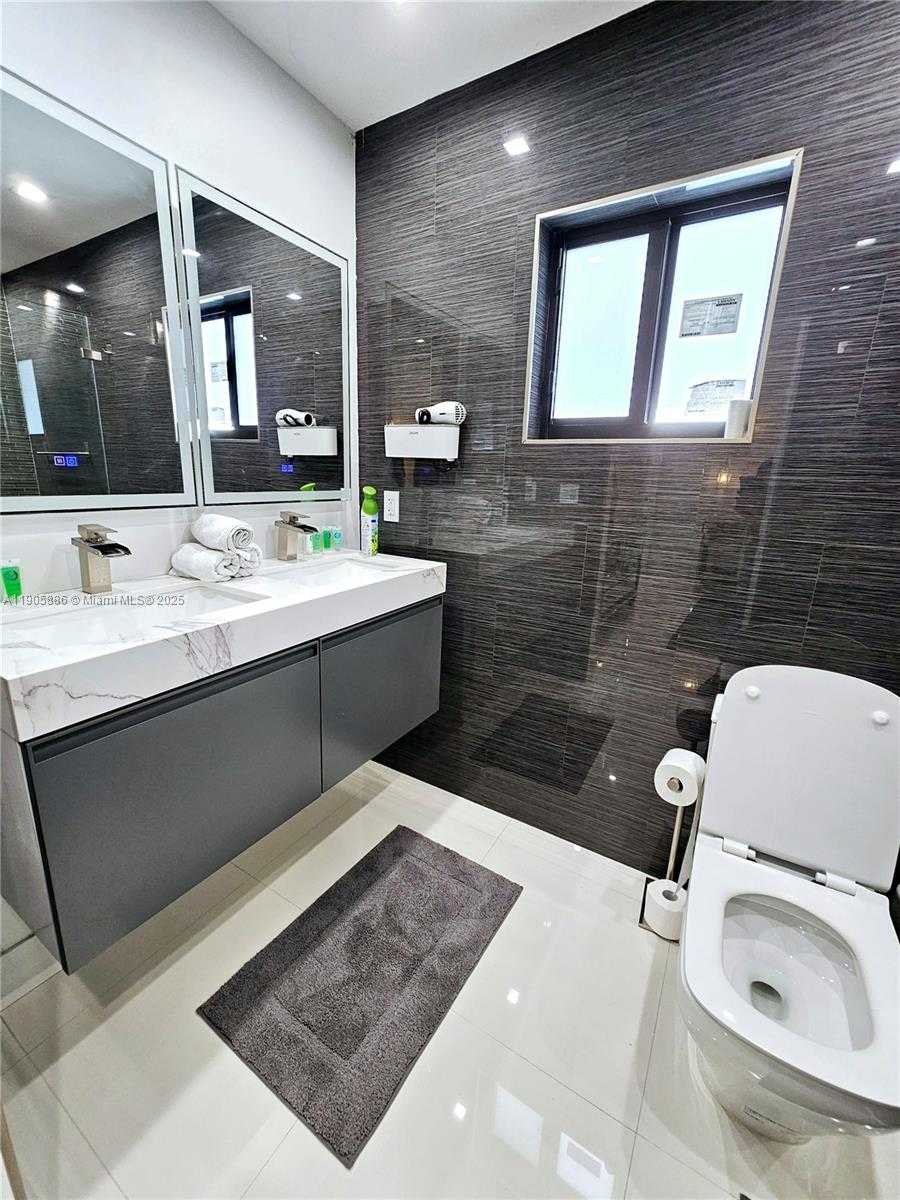 Small Image of 16138 SOUTH WEST 154TH CT, Miami Number 21