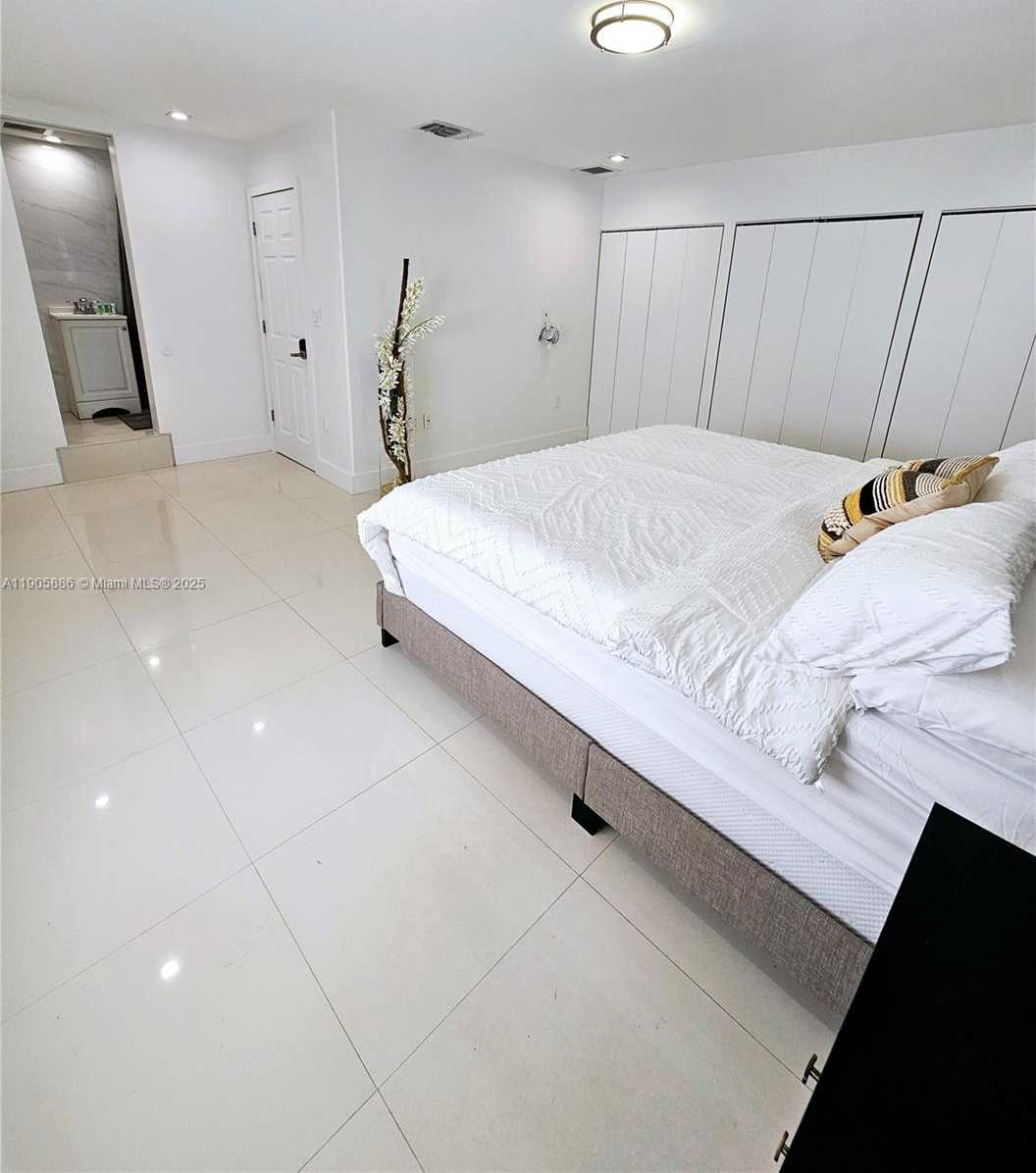 Small Image of 16138 SOUTH WEST 154TH CT, Miami Number 23