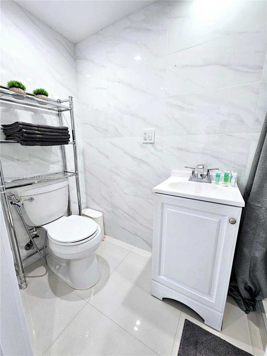 Small Image of 16138 SOUTH WEST 154TH CT, Miami Number 26