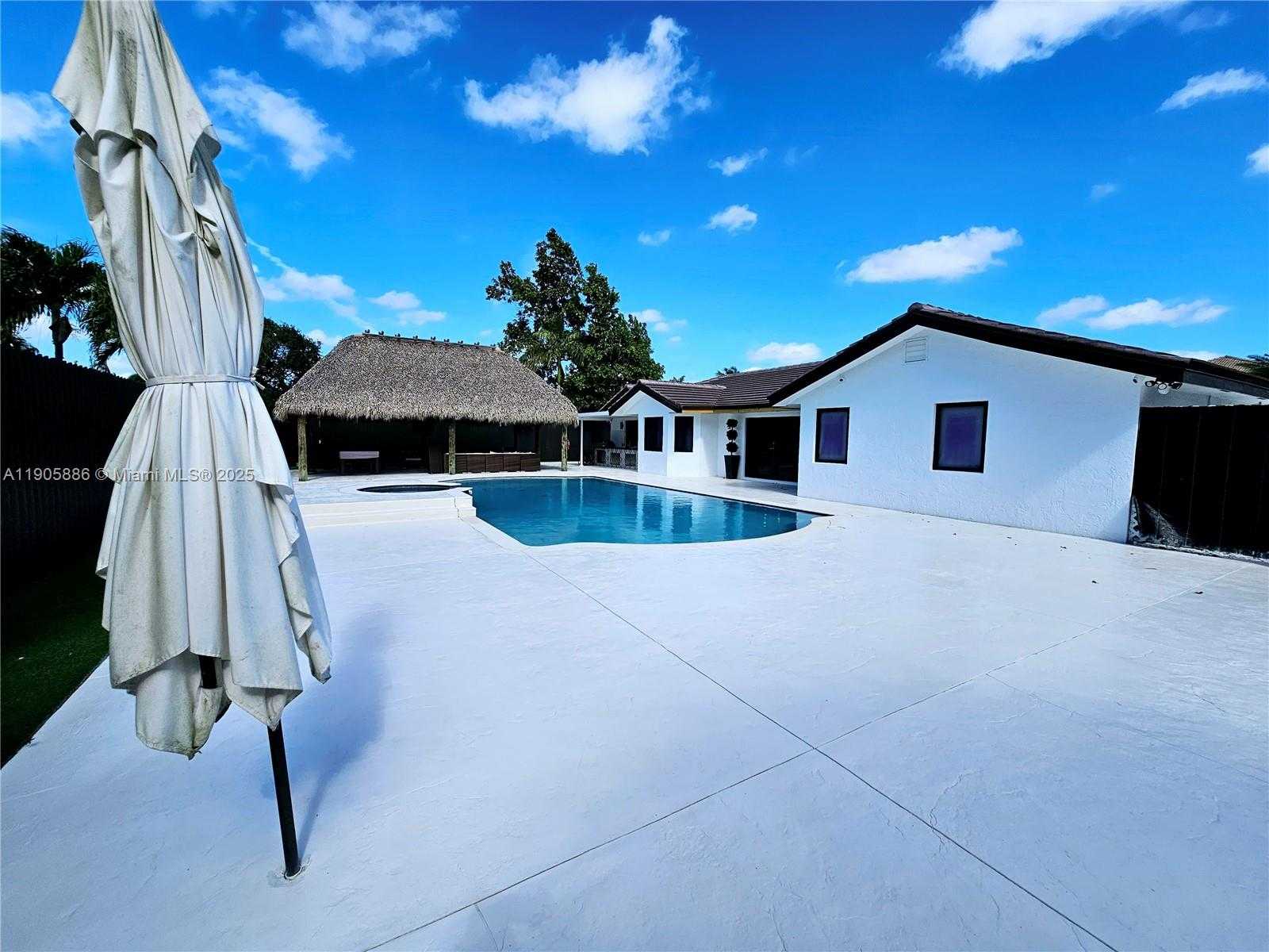 Small Image of 16138 SOUTH WEST 154TH CT, Miami Number 40