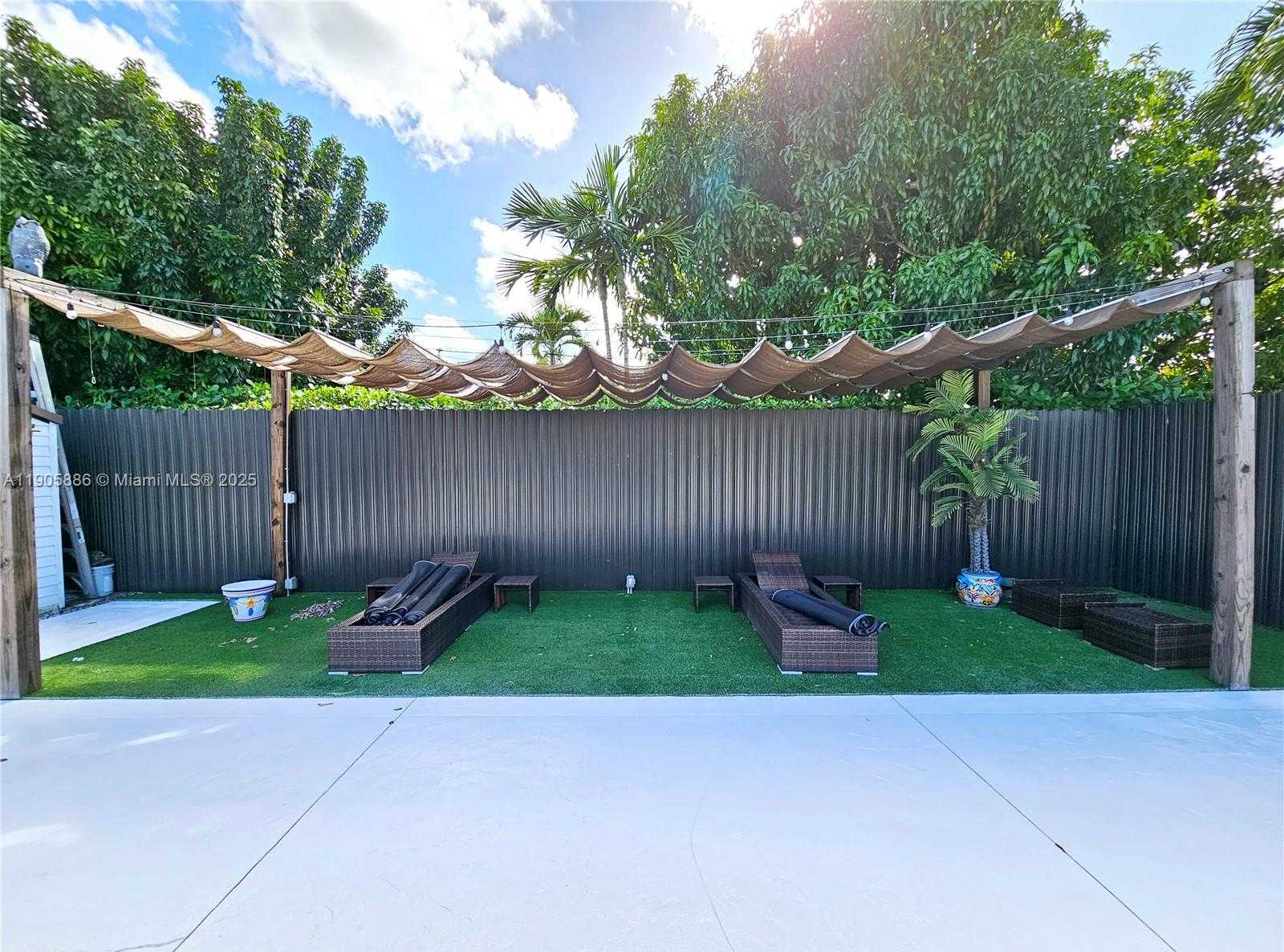 Small Image of 16138 SOUTH WEST 154TH CT, Miami Number 45