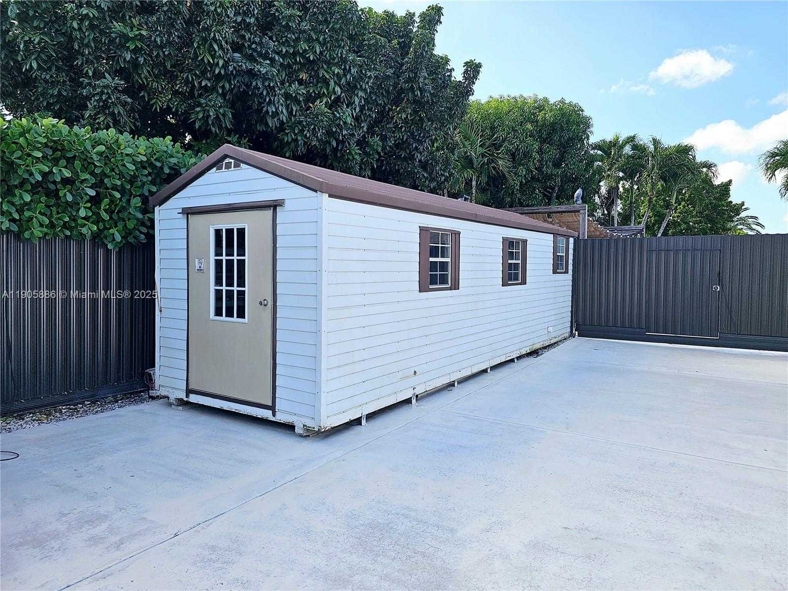 Small Image of 16138 SOUTH WEST 154TH CT, Miami Number 47