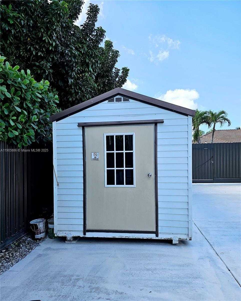 Small Image of 16138 SOUTH WEST 154TH CT, Miami Number 48