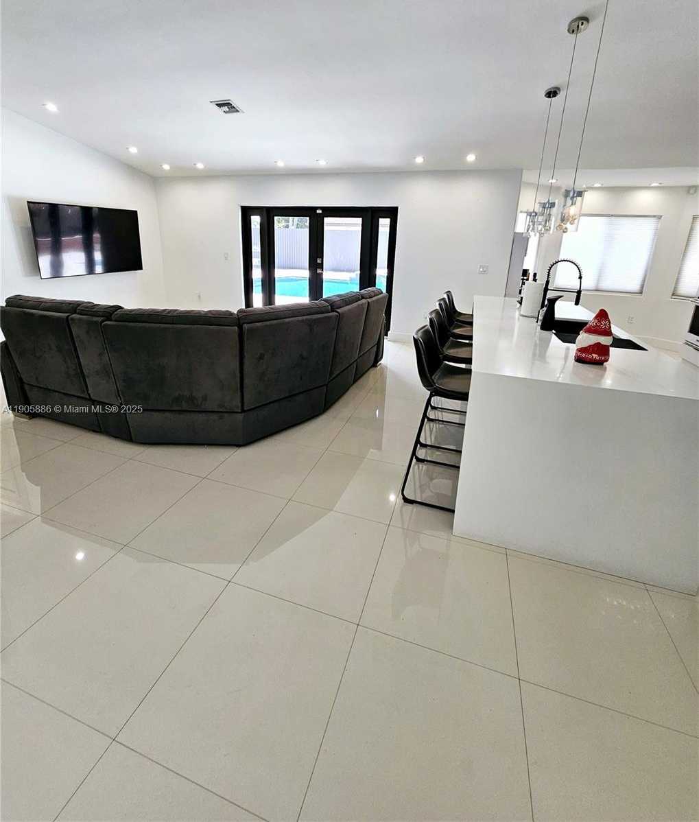 Small Image of 16138 SOUTH WEST 154TH CT, Miami Number 5