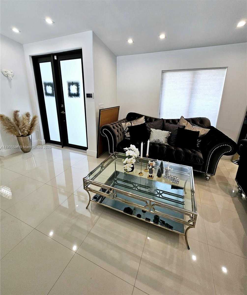 Small Image of 16138 SOUTH WEST 154TH CT, Miami Number 8