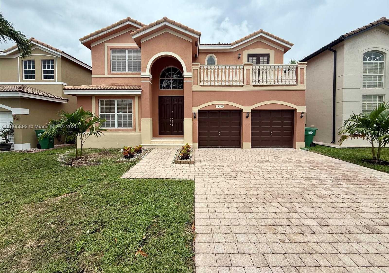 Small Image of 14047 SOUTH WEST 155TH ST, Miami Number 1