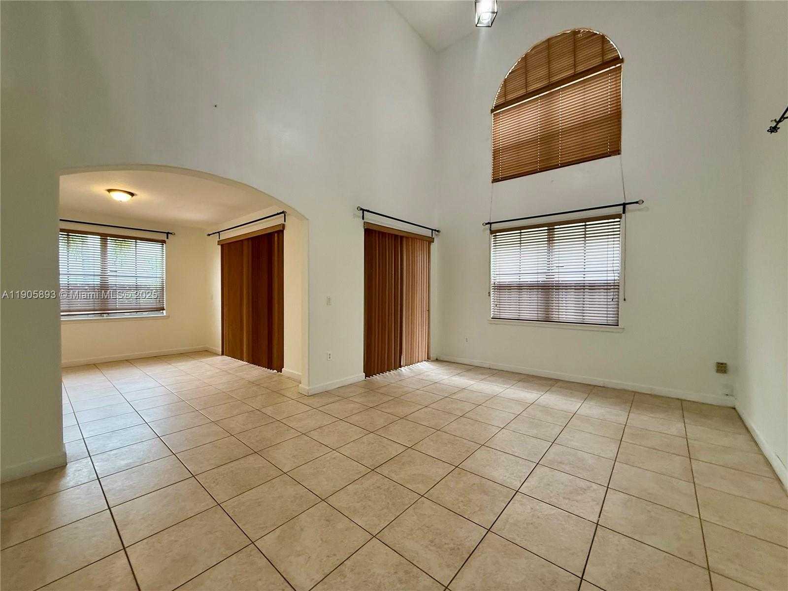 Small Image of 14047 SOUTH WEST 155TH ST, Miami Number 4