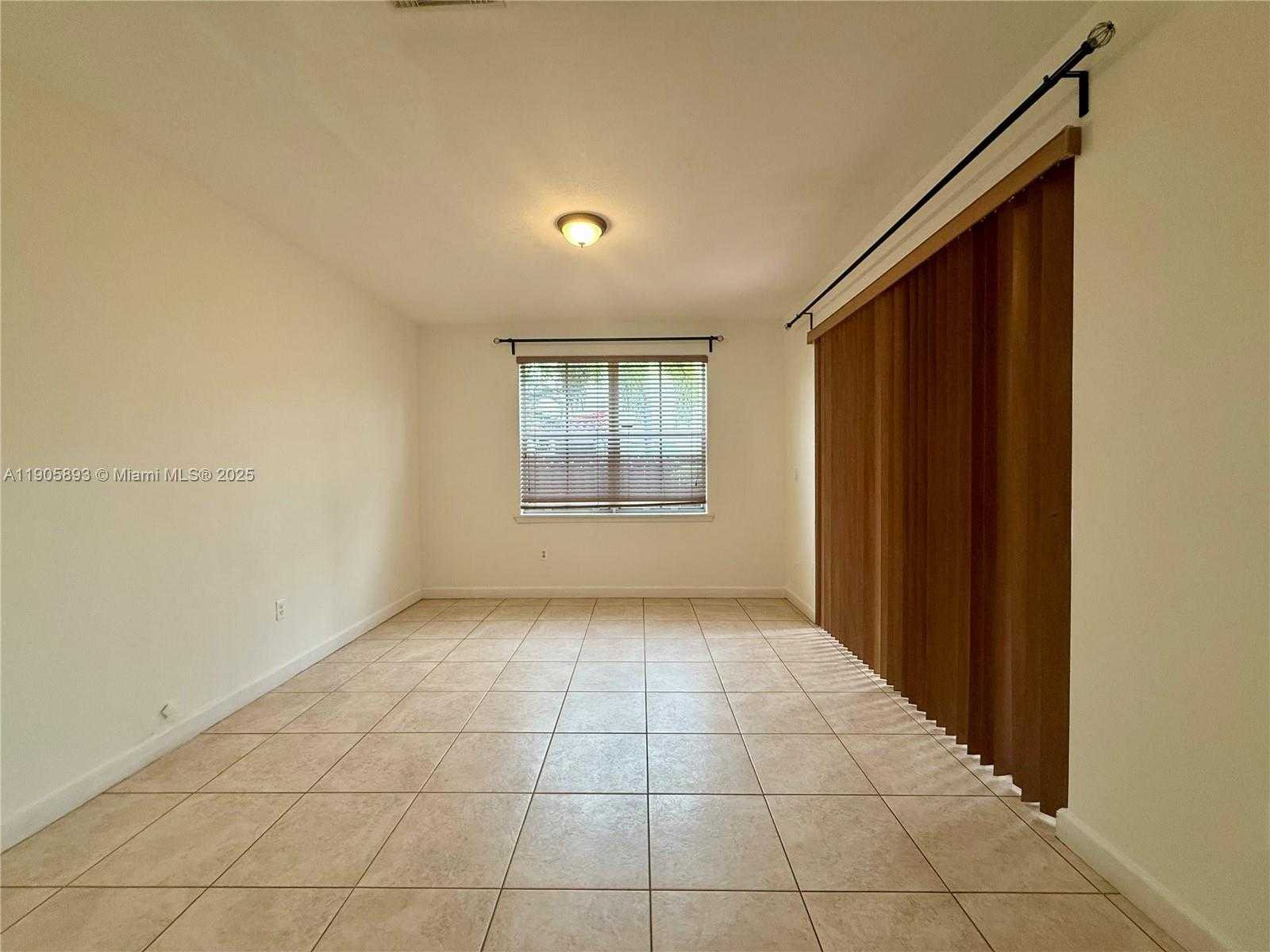 Small Image of 14047 SOUTH WEST 155TH ST, Miami Number 5