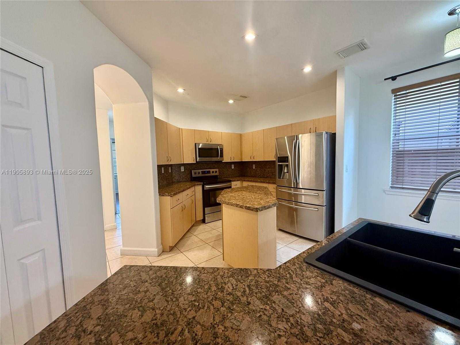 Small Image of 14047 SOUTH WEST 155TH ST, Miami Number 7