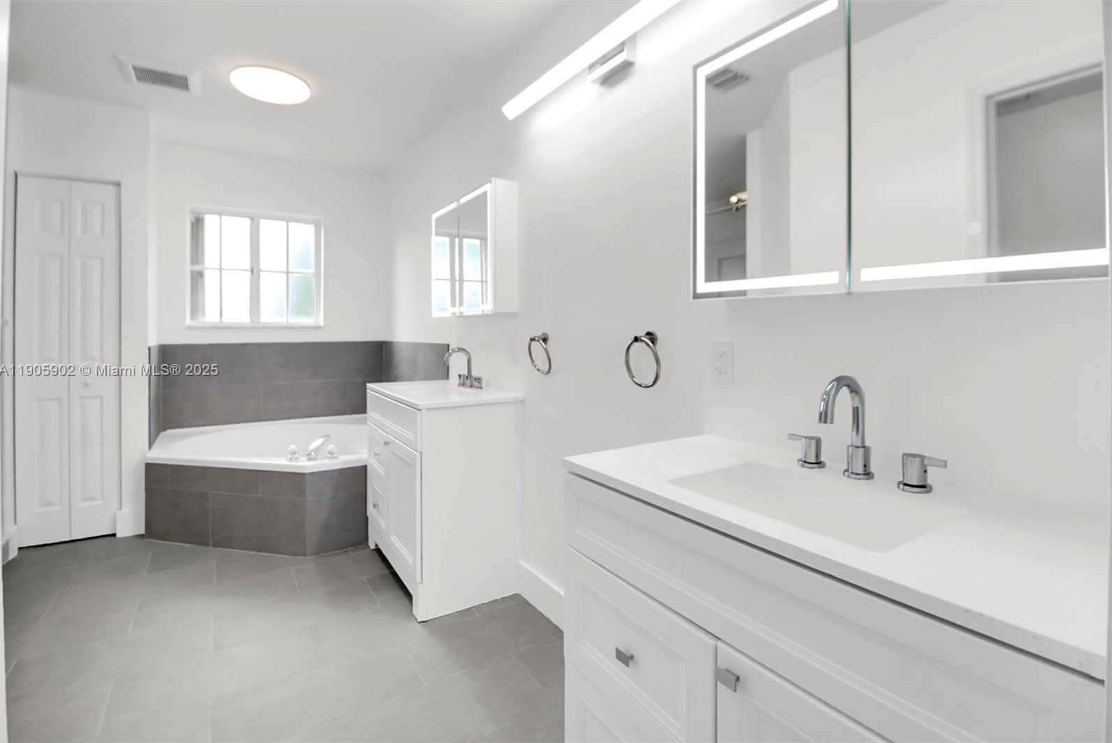 Small Image of 13505 SOUTH WEST 122ND AVE, Miami Number 21