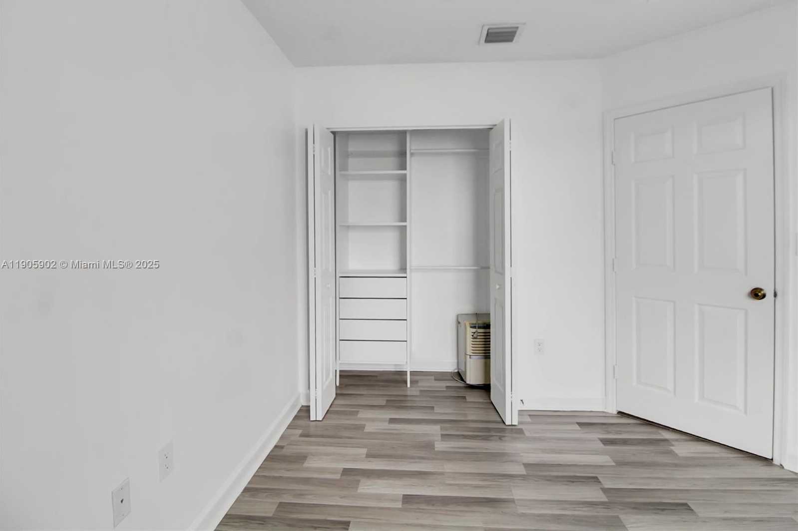 Small Image of 13505 SOUTH WEST 122ND AVE, Miami Number 26