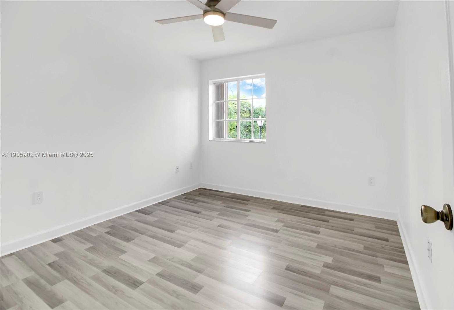 Small Image of 13505 SOUTH WEST 122ND AVE, Miami Number 29