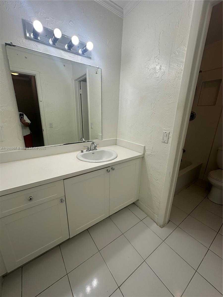Small Image of 1275 WEST 35TH ST #60B, Hialeah Number 11