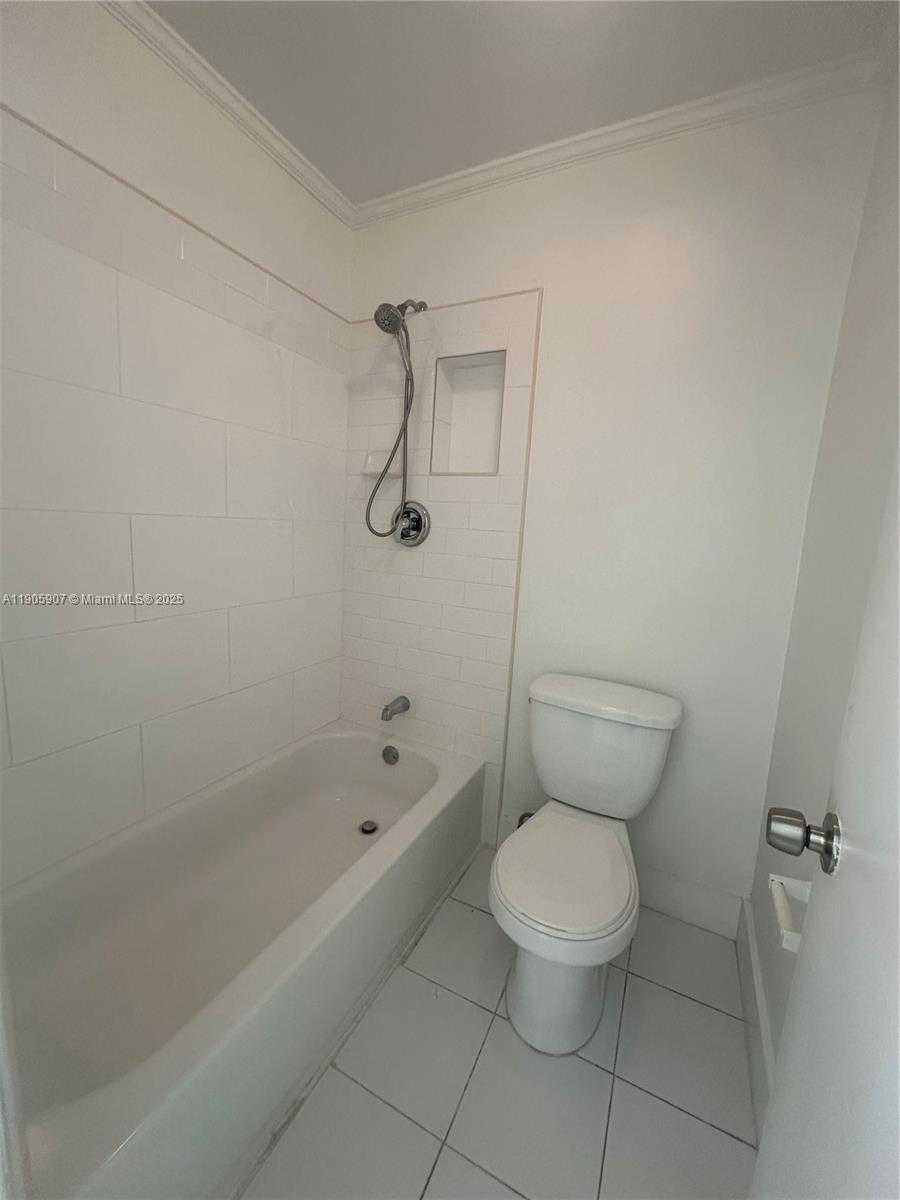 Small Image of 1275 WEST 35TH ST #60B, Hialeah Number 7