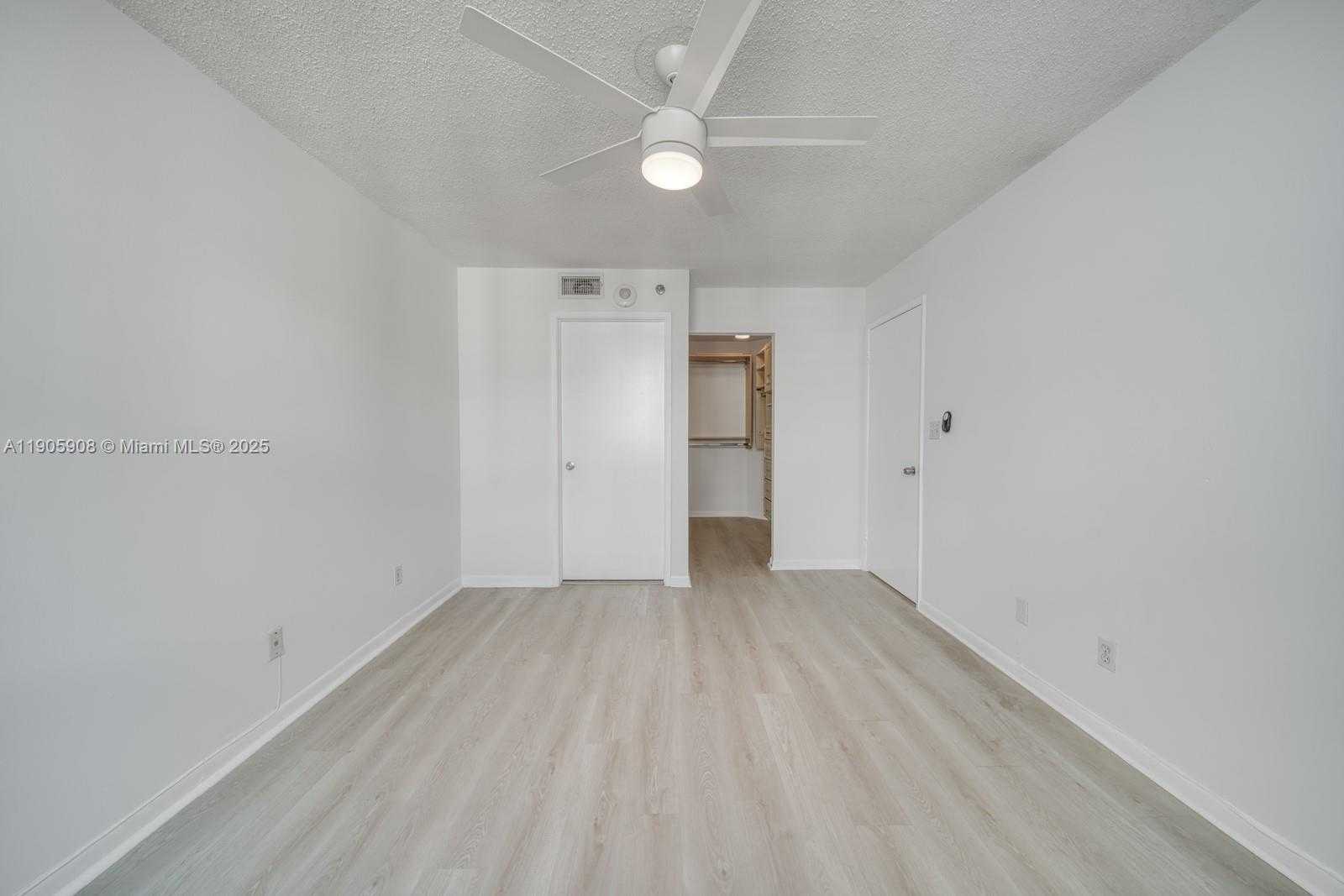 Small Image of 770 CLAUGHTON ISLAND DR #1803, Miami Number 10