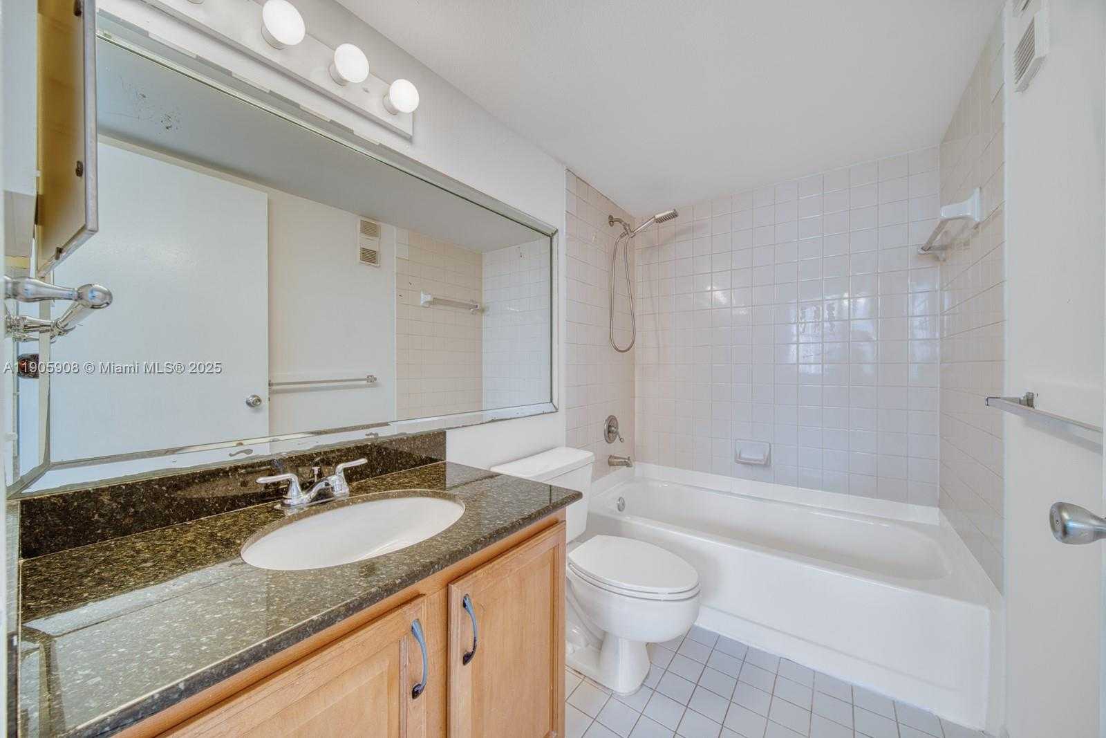 Small Image of 770 CLAUGHTON ISLAND DR #1803, Miami Number 12