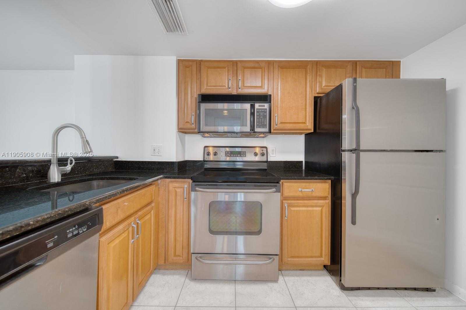 Small Image of 770 CLAUGHTON ISLAND DR #1803, Miami Number 15