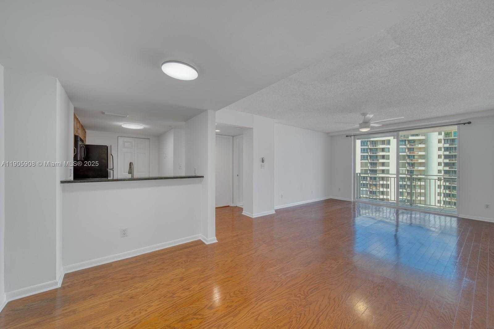 Small Image of 770 CLAUGHTON ISLAND DR #1803, Miami Number 16