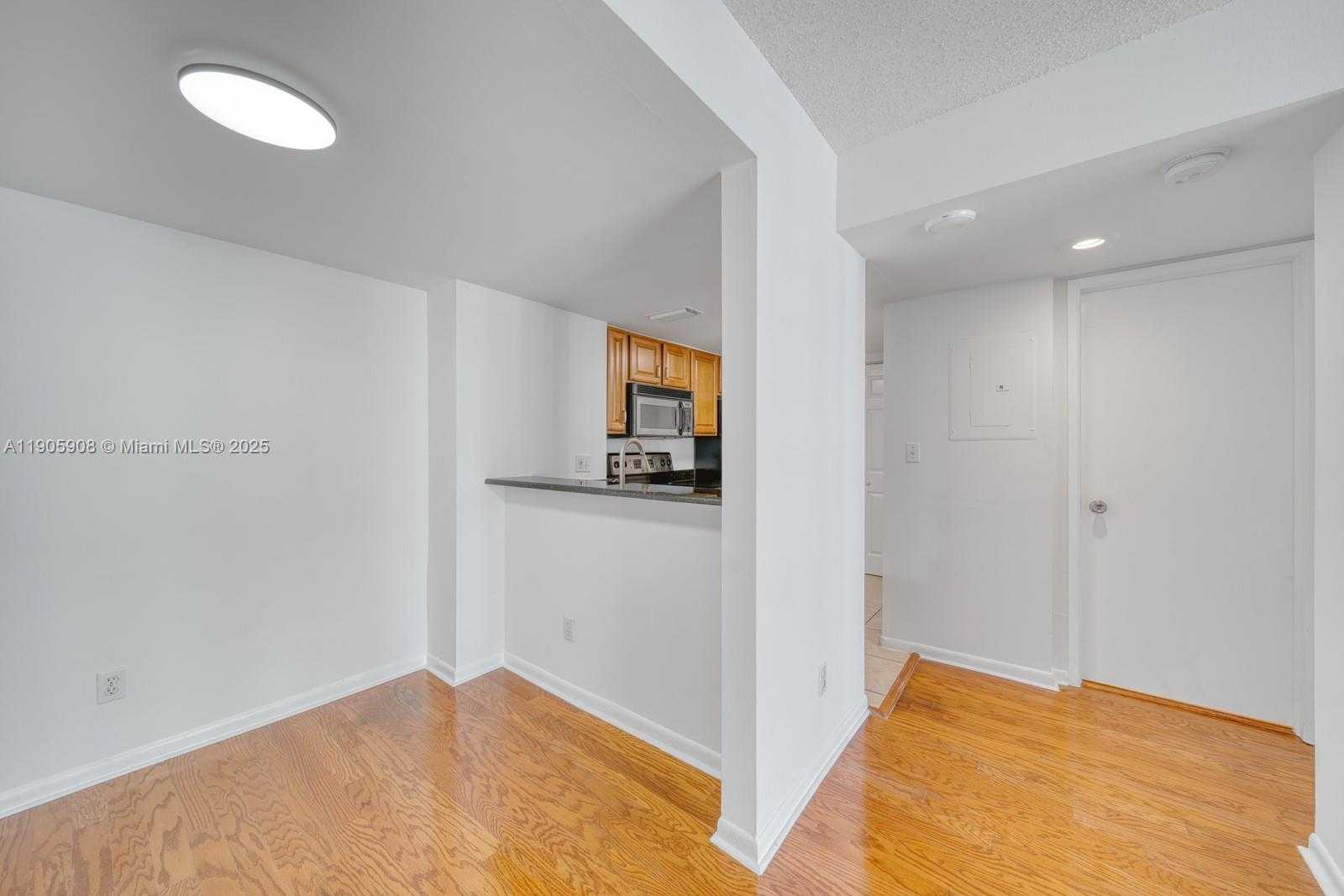 Small Image of 770 CLAUGHTON ISLAND DR #1803, Miami Number 18